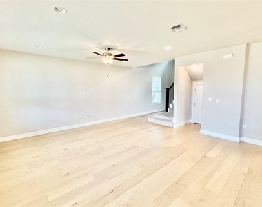 14001 Salice Dr - Photo Thumbnail 4