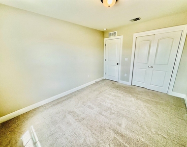 14001 Salice Dr - Photo Thumbnail 11