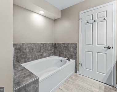 5095 Columbia Road - Photo Thumbnail 30