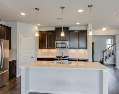 14212 Mccoy Loop - Photo Thumbnail 9
