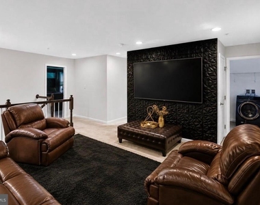 728 Falcon Lane - Photo Thumbnail 26