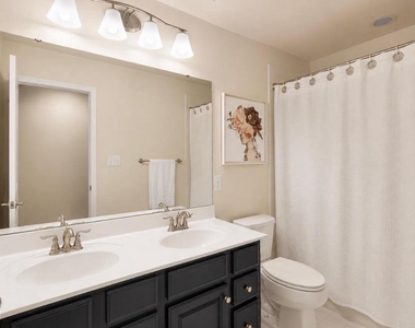 728 Falcon Lane - Photo Thumbnail 24