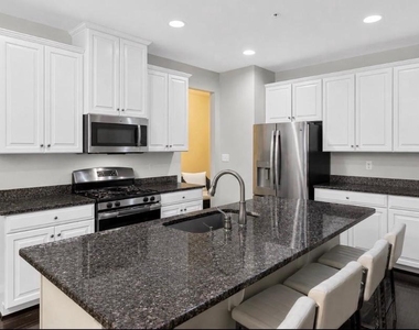 728 Falcon Lane - Photo Thumbnail 9