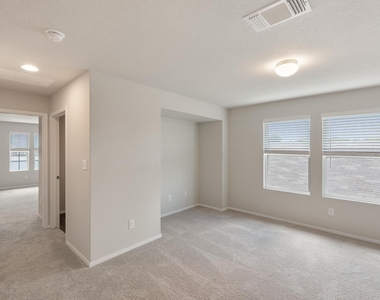 2812 Steels Rd - Photo Thumbnail 11