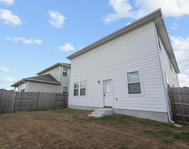2812 Steels Rd - Photo Thumbnail 23
