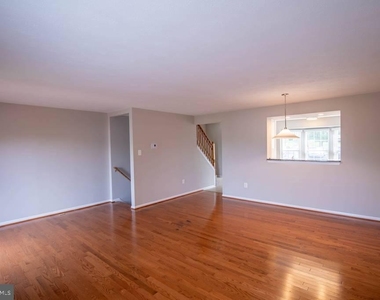 344 Honey Locust Court - Photo Thumbnail 8