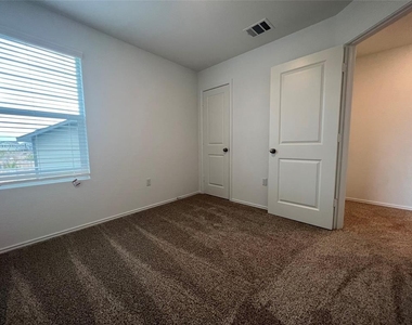7224 Spotted Leaf Way - Photo Thumbnail 24