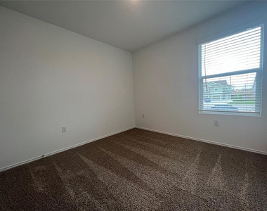 7224 Spotted Leaf Way - Photo Thumbnail 23