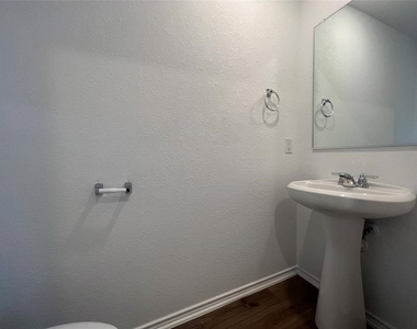 7224 Spotted Leaf Way - Photo Thumbnail 7