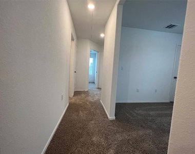7224 Spotted Leaf Way - Photo Thumbnail 16