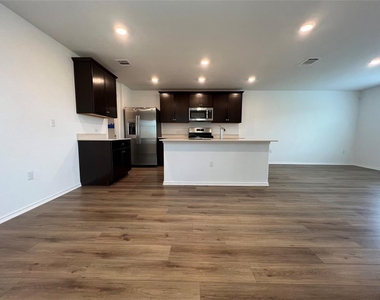 7224 Spotted Leaf Way - Photo Thumbnail 4