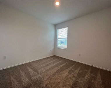 7224 Spotted Leaf Way - Photo Thumbnail 25
