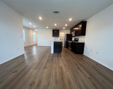 7224 Spotted Leaf Way - Photo Thumbnail 3
