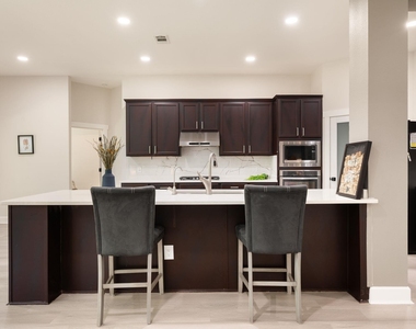 3539 Laurel Bay Loop - Photo Thumbnail 8