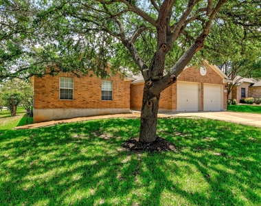 1806 Oakmont Ln - Photo Thumbnail 1