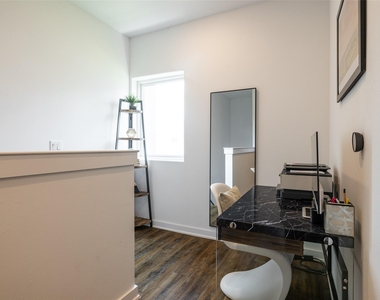 5924 S Congress Ave - Photo Thumbnail 18