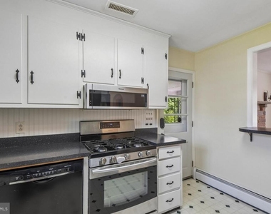 1042 S Carroll Street - Photo Thumbnail 6