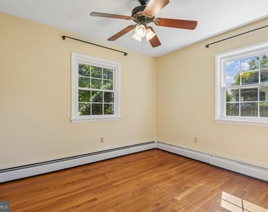 1042 S Carroll Street - Photo Thumbnail 16