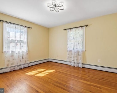 1042 S Carroll Street - Photo Thumbnail 13