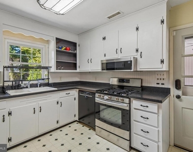 1042 S Carroll Street - Photo Thumbnail 4
