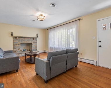 1042 S Carroll Street - Photo Thumbnail 1