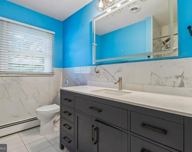 1042 S Carroll Street - Photo Thumbnail 21
