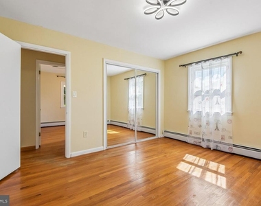 1042 S Carroll Street - Photo Thumbnail 15
