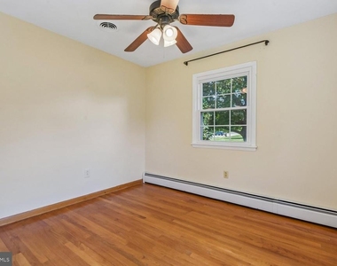 1042 S Carroll Street - Photo Thumbnail 17