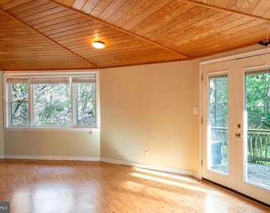 12433 Cree Lane - Photo Thumbnail 6