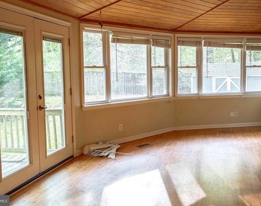 12433 Cree Lane - Photo Thumbnail 7