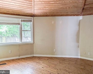 12433 Cree Lane - Photo Thumbnail 14