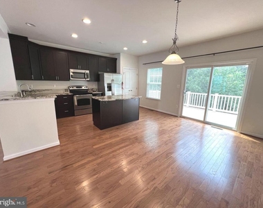 356 Paladium Court - Photo Thumbnail 4
