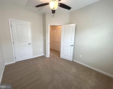 356 Paladium Court - Photo Thumbnail 15