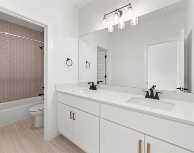 1129 N Roger Hanks Pkwy - Photo Thumbnail 10
