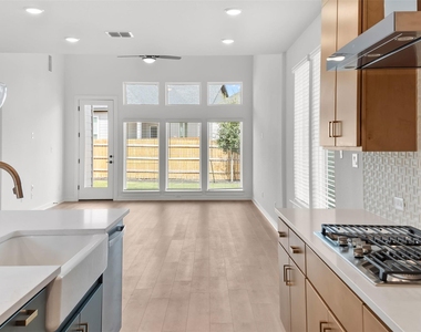 1129 N Roger Hanks Pkwy - Photo Thumbnail 3