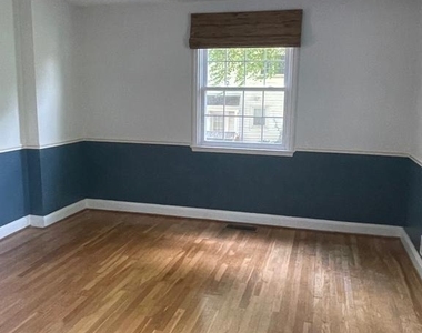 819 Fairway - Photo Thumbnail 5