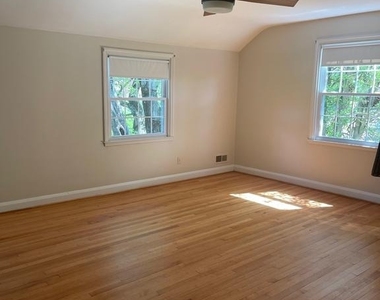 819 Fairway - Photo Thumbnail 13
