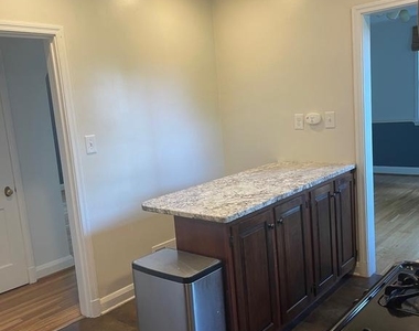 819 Fairway - Photo Thumbnail 8