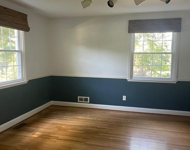 819 Fairway - Photo Thumbnail 4