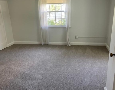 819 Fairway - Photo Thumbnail 10
