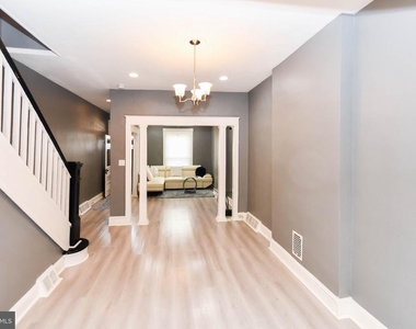 2511 Christian Street - Photo Thumbnail 7