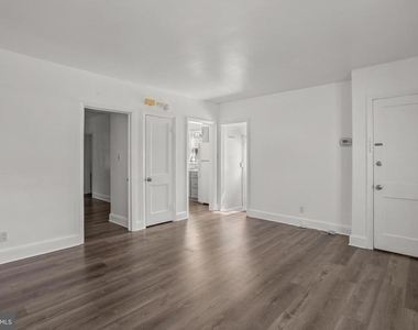 2906 Clearview Avenue - Photo Thumbnail 10