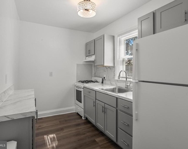2906 Clearview Avenue - Photo Thumbnail 12