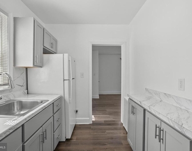 2906 Clearview Avenue - Photo Thumbnail 15