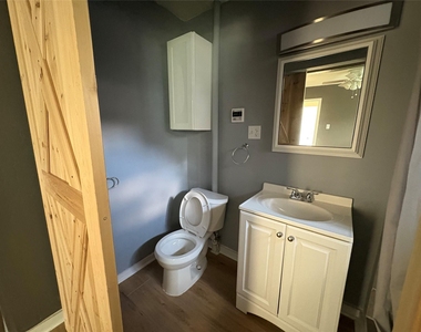 1709 Deloney St - Photo Thumbnail 11