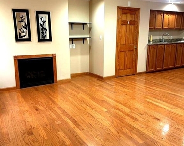 659 Stirling Street - Photo Thumbnail 3