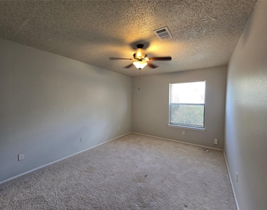1309 Southport Dr - Photo Thumbnail 12