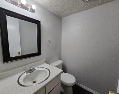 1309 Southport Dr - Photo Thumbnail 15