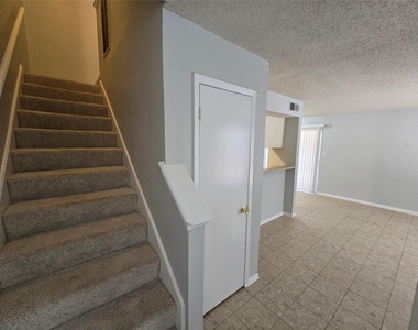 1309 Southport Dr - Photo Thumbnail 11
