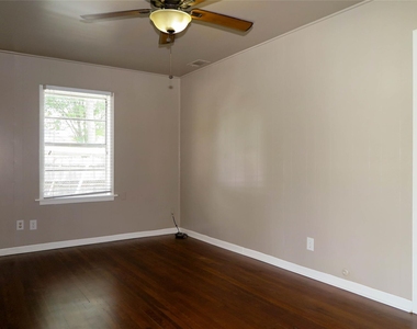 1205 Forest St - Photo Thumbnail 4